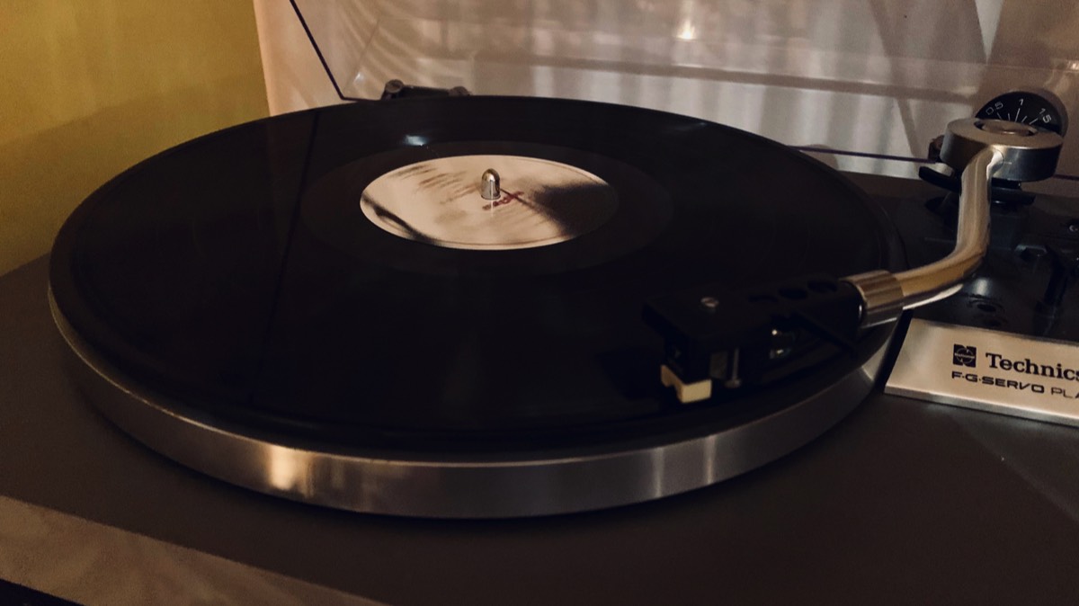 Playing Vinyl on a Turntable